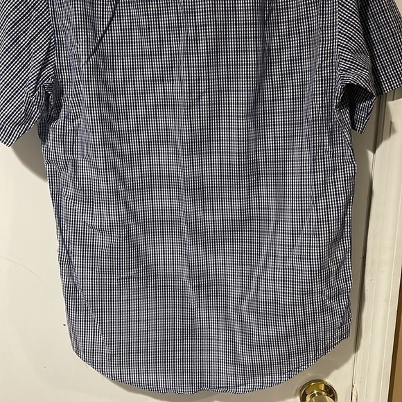 Izod Mens Button Down Shirt Short Sleeve Like New - Picture 6 of 7